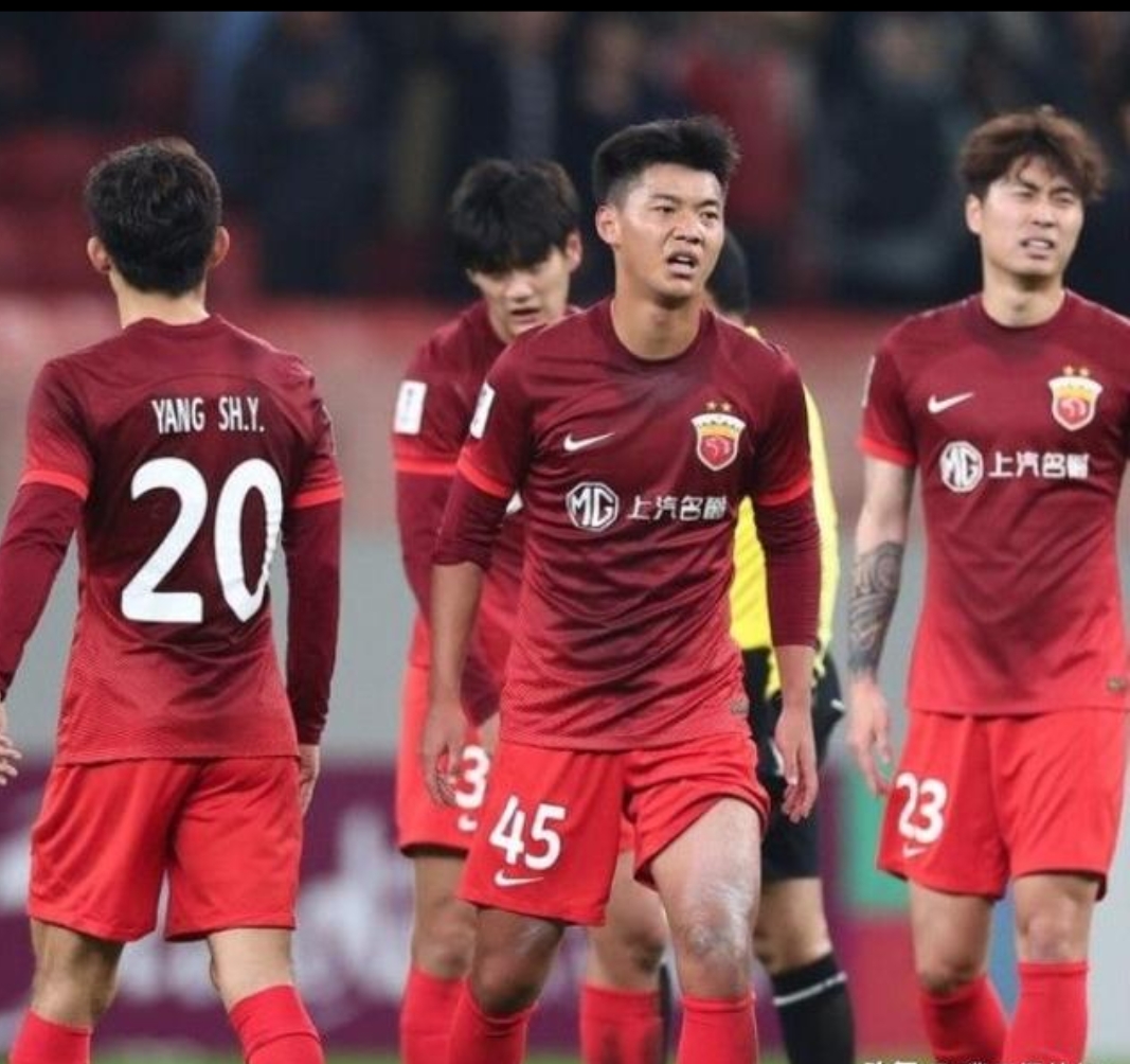 英雄联盟竞猜分部-上海海港发布备战花絮，清晨篮板制胜，足总杯任务艰巨，更衣室氛围转暖的简单介绍